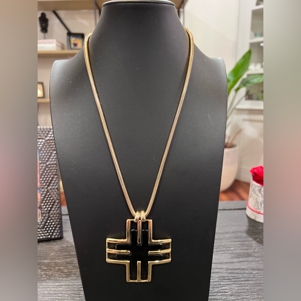 Jules Smith Gold And Black Pendant Necklace